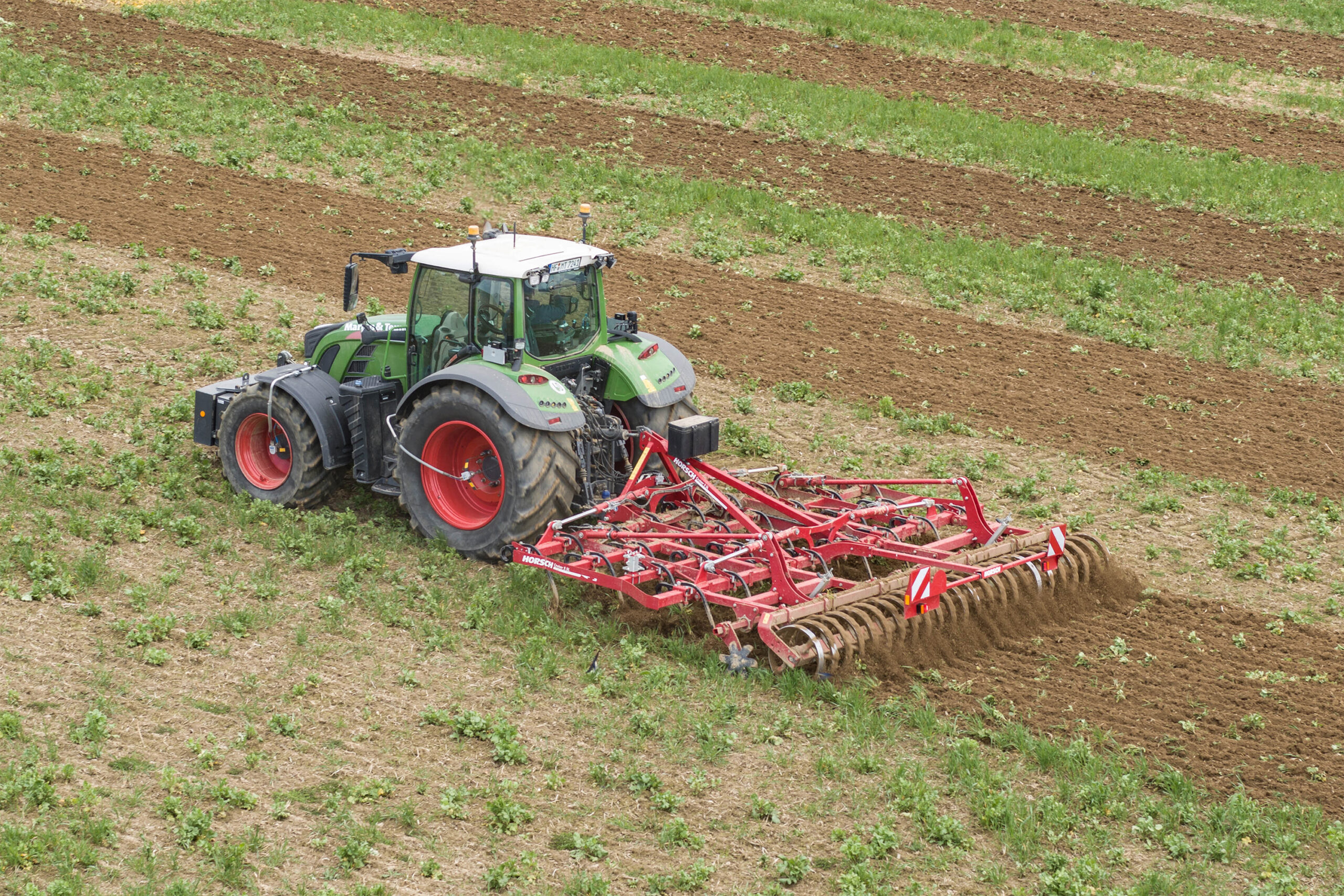 Pflügen mit Zwischenfruchteinssat in OWL durch Marten & Teune