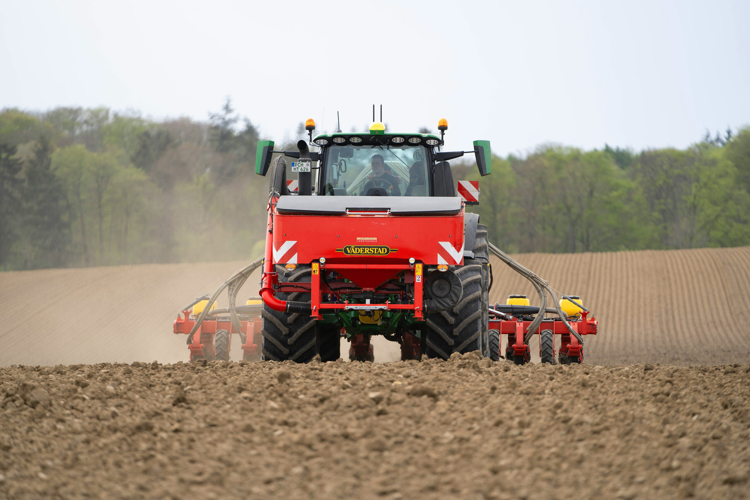 Pflügen mit Zwischenfruchteinssat in OWL durch Marten & Teune