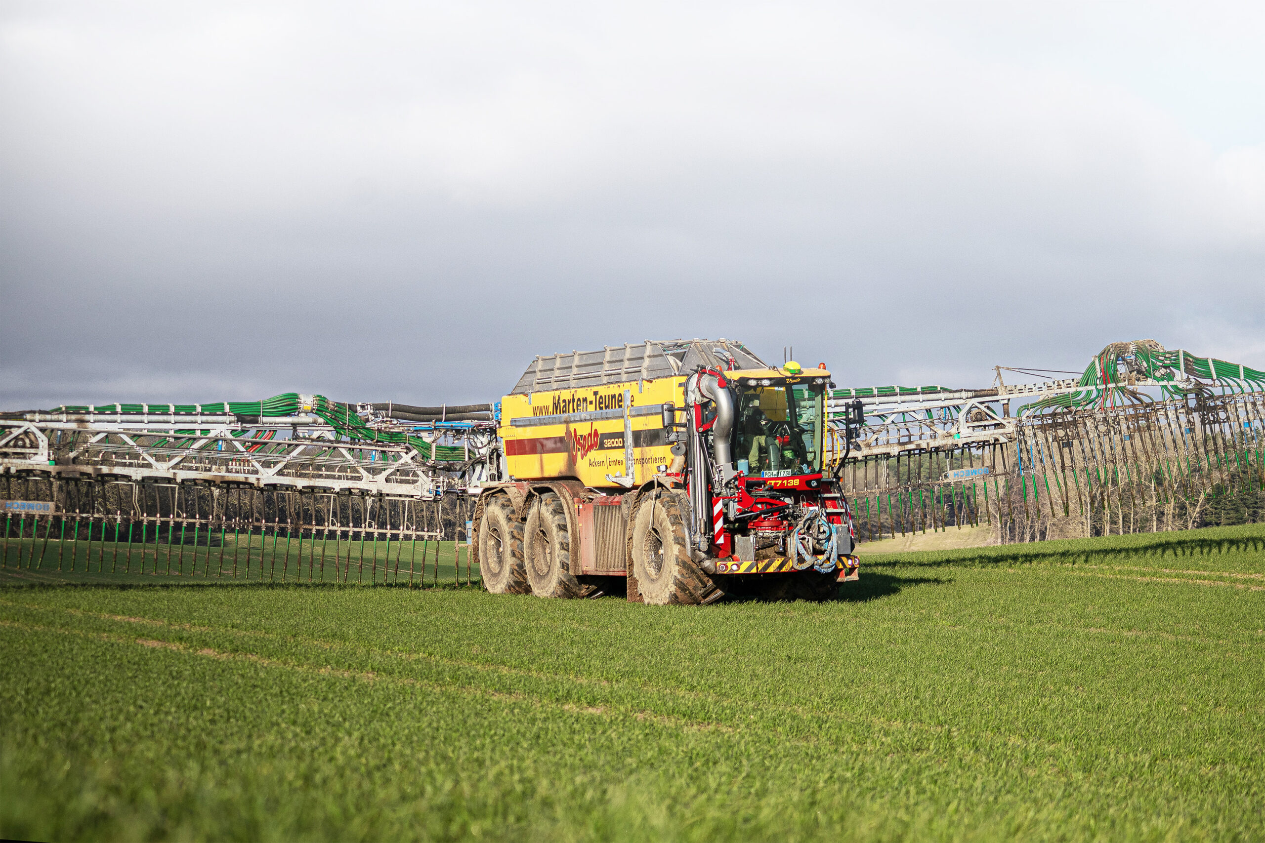 Pflügen mit Zwischenfruchteinssat in OWL durch Marten & Teune