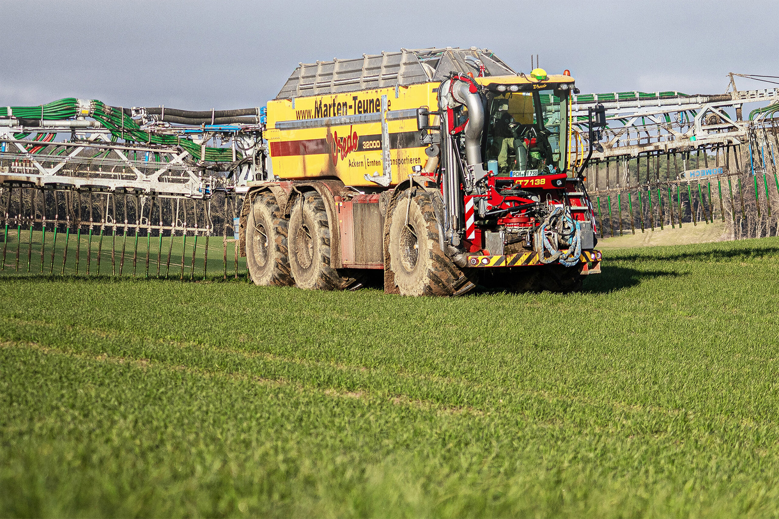 Pflügen mit Zwischenfruchteinssat in OWL durch Marten & Teune