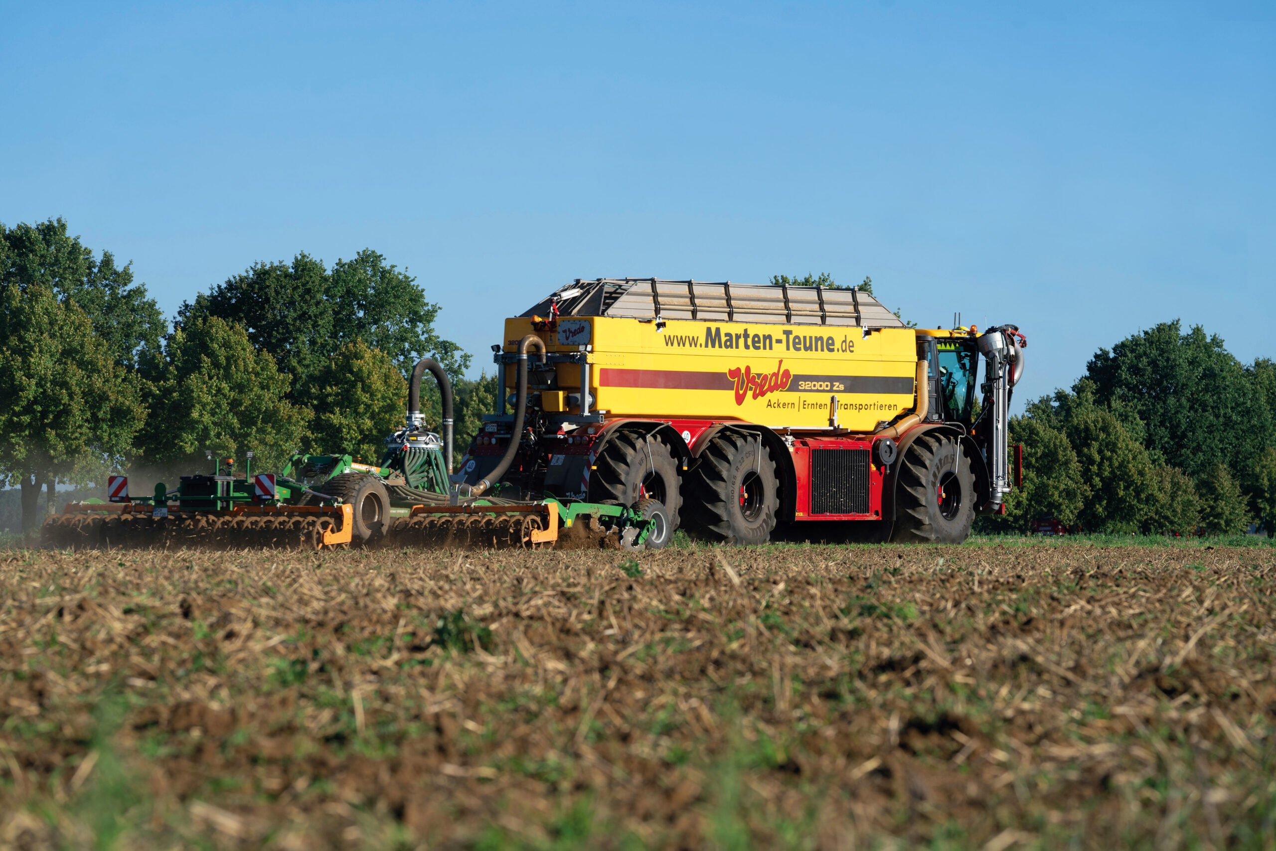 Pflügen mit Zwischenfruchteinssat in OWL durch Marten & Teune