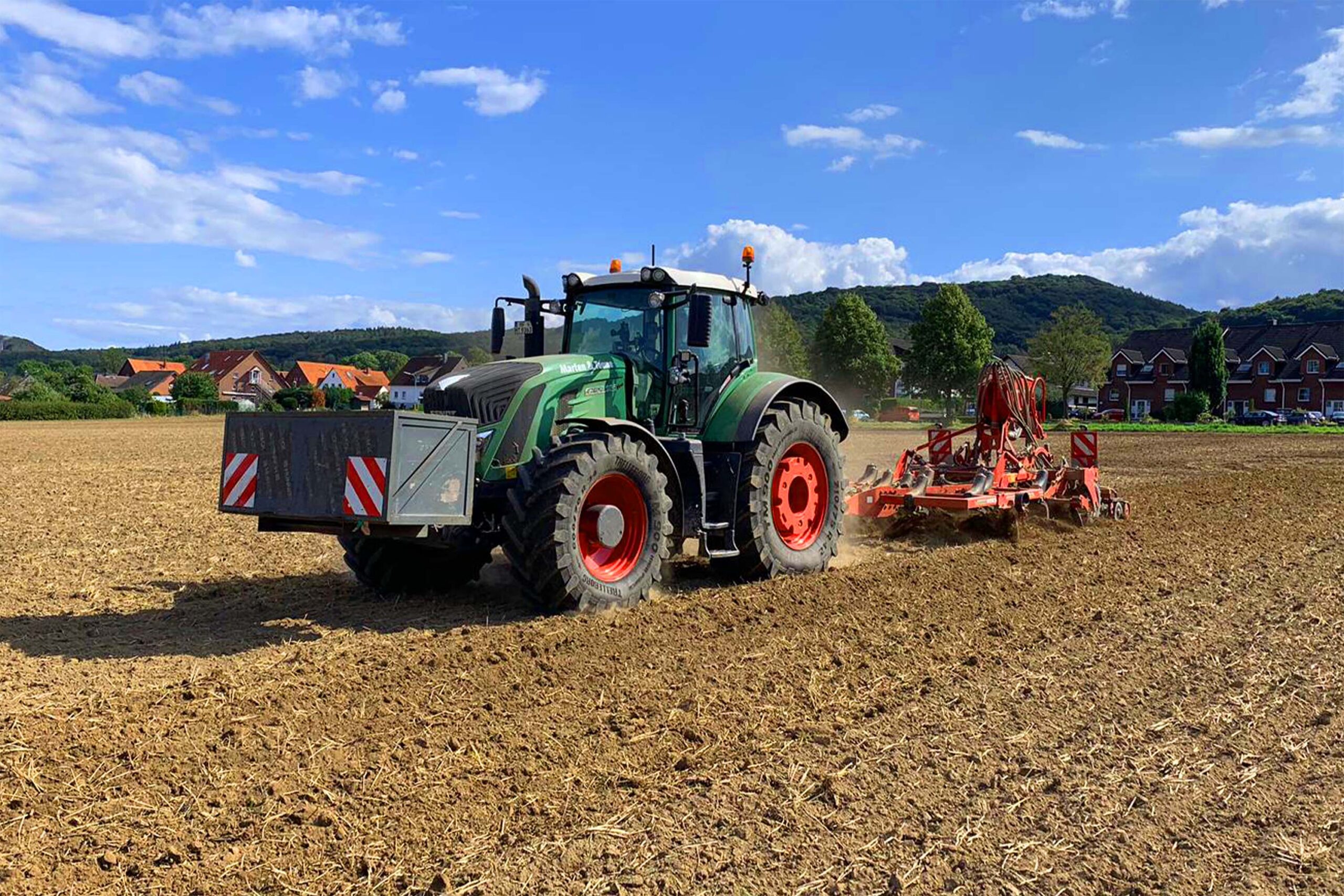Pflügen mit Zwischenfruchteinssat in OWL durch Marten & Teune